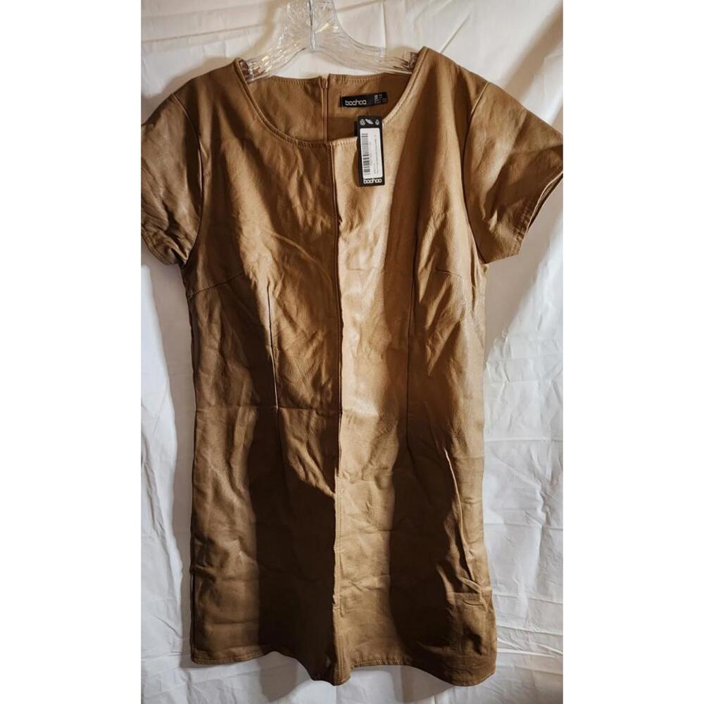 Short-sleeved  Boohoo Dress